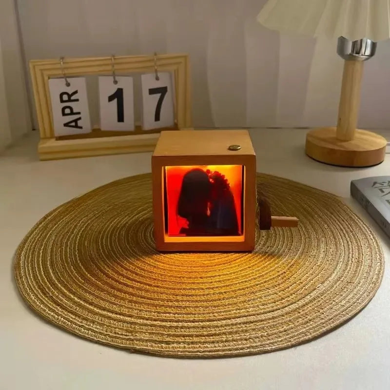 Custom Flip Book Photo Machine in Wooden Cube – 8 Frames