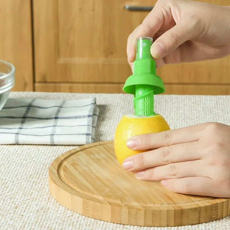 Manual Lemon Spray Juicer – Citrus Sprayer Kitchen Gadget
